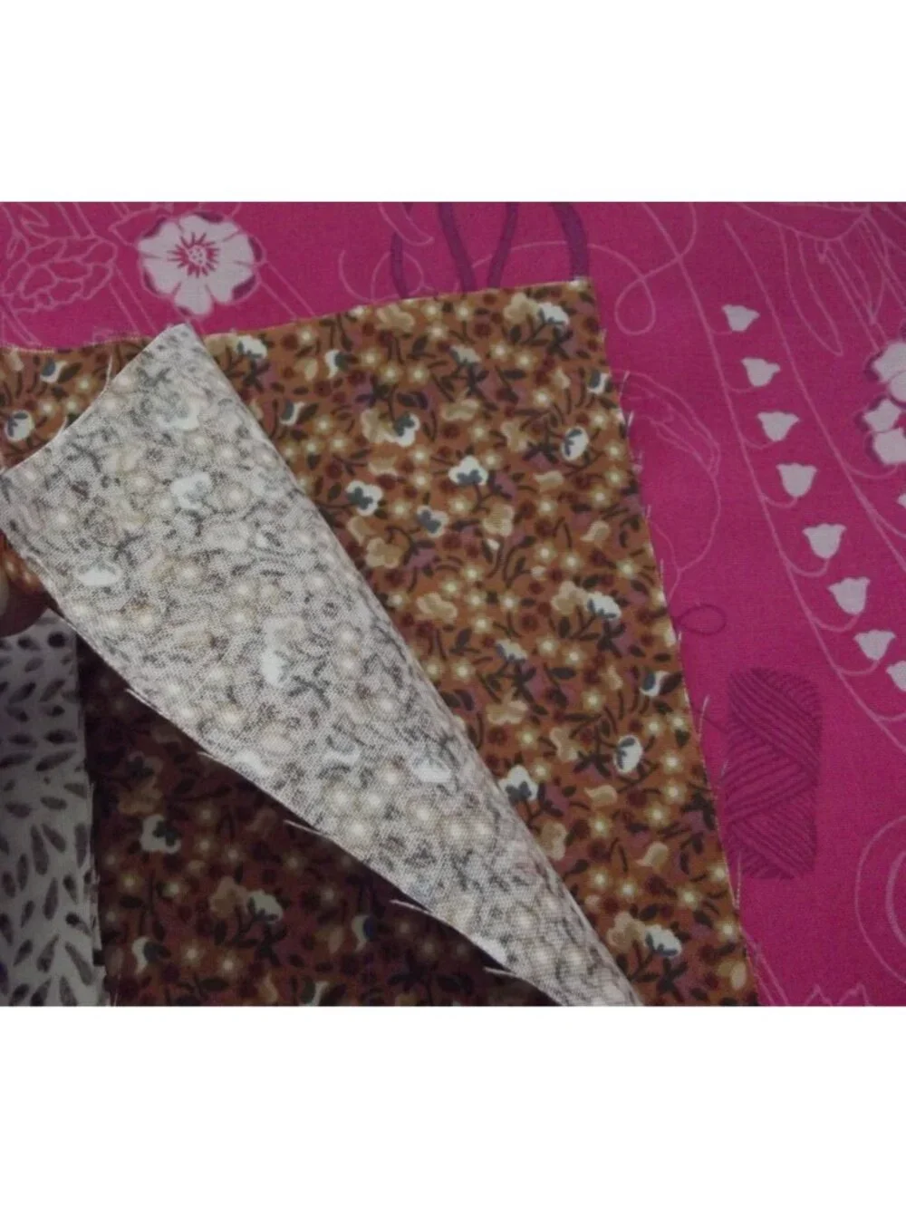 Sew Your Own Reversible Face Mask Kit lot of 4 Cotton paisley floral ditzy pink
